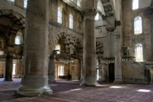 Ayasofya-i Kebir Cami-i Şerifi’nde Tarihî Restorasyon Süreci Titizlikle İlerliyor